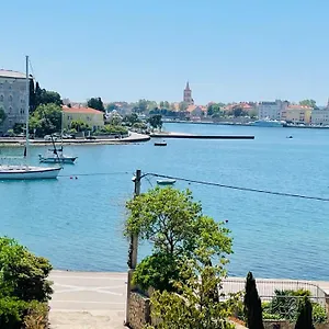  Apartment Maestral
