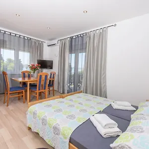 Luxury Ivana Gostinjska kuća Kastela